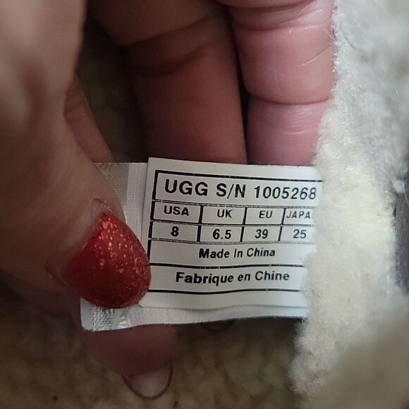 UGG THOMSEN STOUT WATER AND SNOW RESISTANT LEATHER BOOTS, SZ 8 - Picture 3 of 12